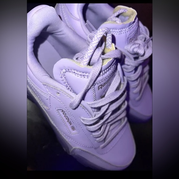 Reebok Club C Cardi B Sneakers Crisp Purple GX5027 Size 9 Women’s - Picture 2 of 3